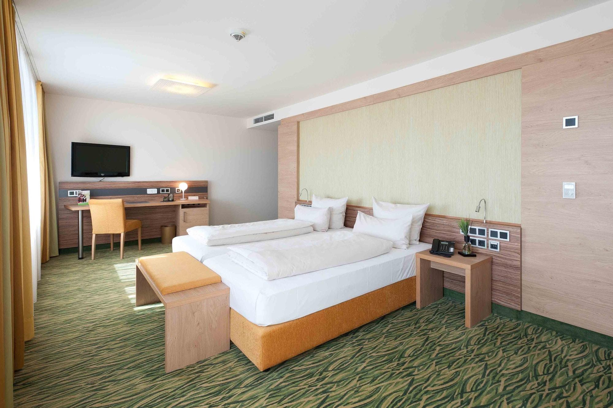 Hotel Bildungsblick Kirchseeon Экстерьер фото