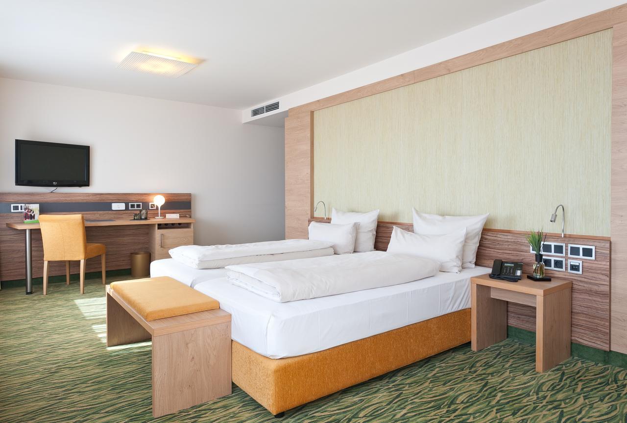 Hotel Bildungsblick Kirchseeon Экстерьер фото